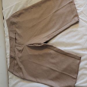 Plus size woman's dress capri